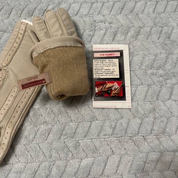 NWT Vintage Aris Isotoner Women's Taupe Leather Gloves - Picture 2 of 6